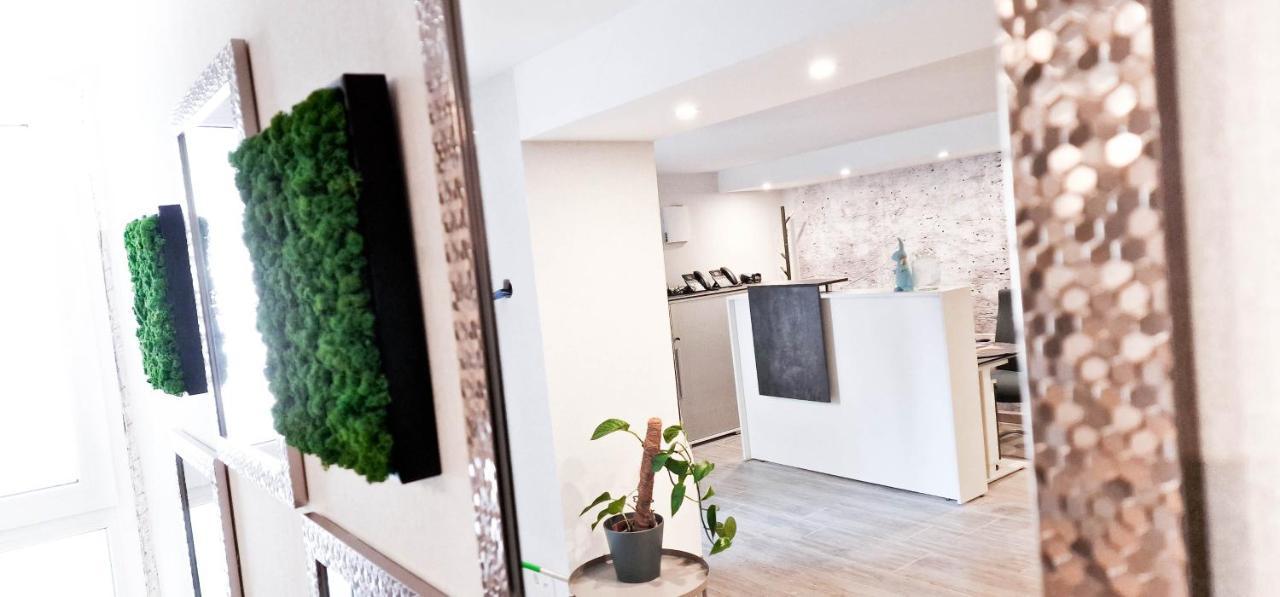 Апарт-отель Sofi-living-apartments *